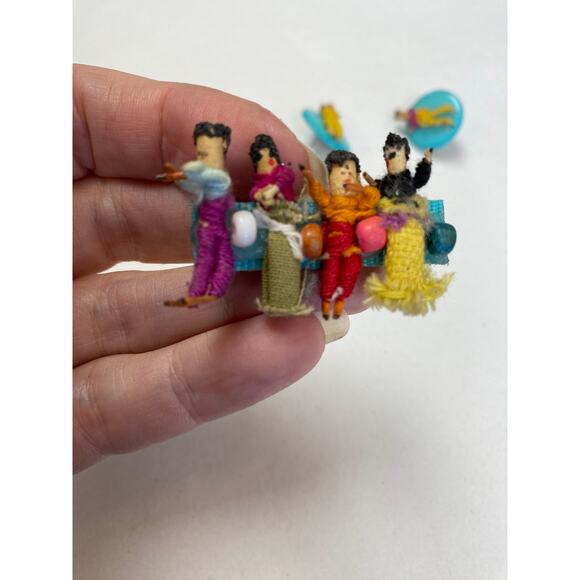 vintage 1980s Guatemalan folk art worry doll brooch and earring set wearable art - Picture 3 of 5